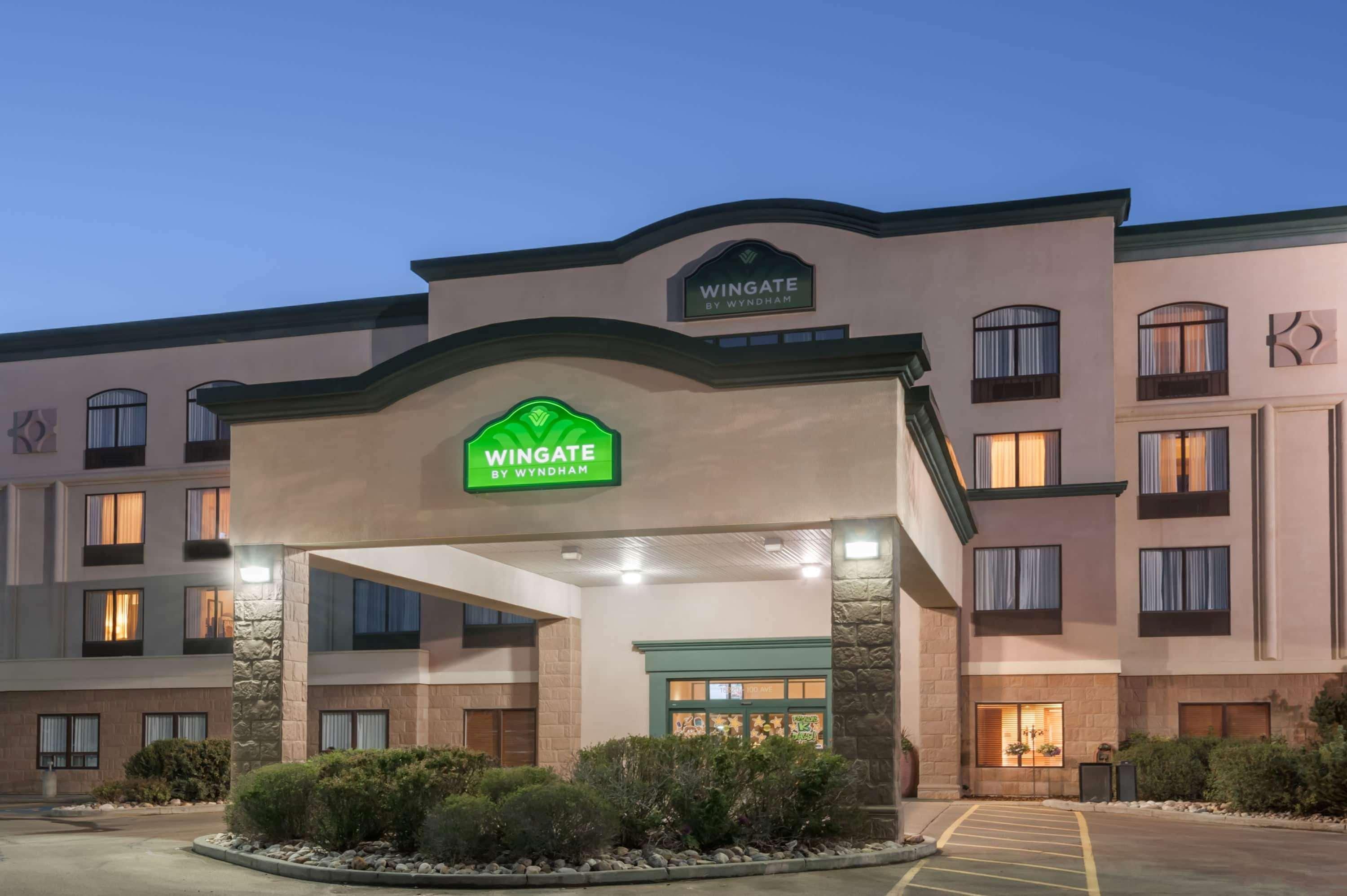Отель Wingate By Wyndham - Edmonton West Экстерьер фото